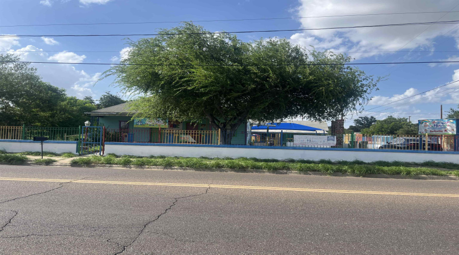 1920 Corpus Christi St, Laredo, Texas 78043, 1 Room Rooms,4 BathroomsBathrooms,Commercial retail/office,For Sale,1920 Corpus Christi St,20263564