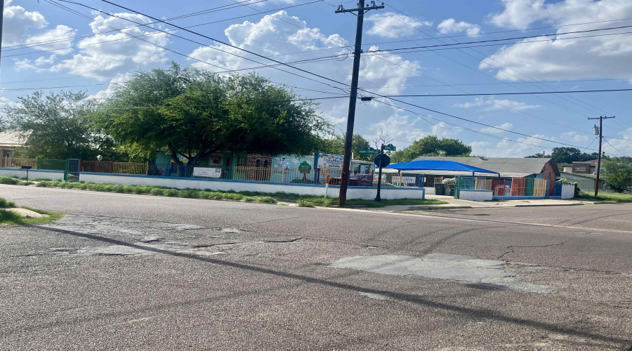 1920 Corpus Christi St, Laredo, Texas 78043, 1 Room Rooms,4 BathroomsBathrooms,Commercial retail/office,For Sale,1920 Corpus Christi St,20263564