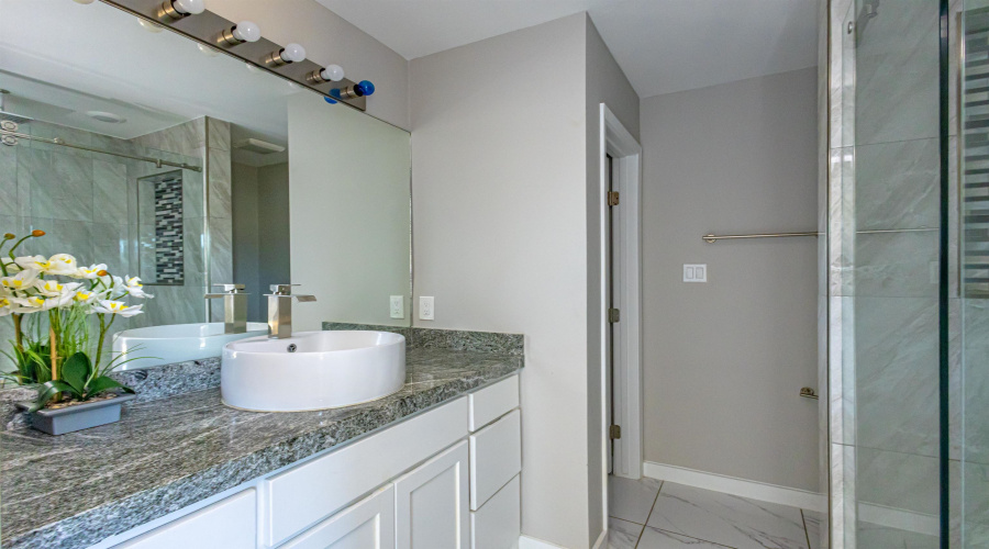 3719 Birge Dr., LAREDO, Texas 78046, 3 Bedrooms Bedrooms, 5 Rooms Rooms,2 BathroomsBathrooms,Residential,For Sale,3719 Birge Dr.,20263565