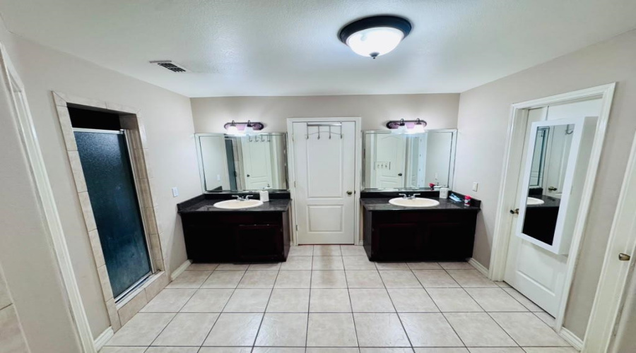10507 Sanderiana Ct, Laredo, Texas 78045, 4 Bedrooms Bedrooms, 7 Rooms Rooms,2 BathroomsBathrooms,Residential,For Sale,10507 Sanderiana Ct,20263566