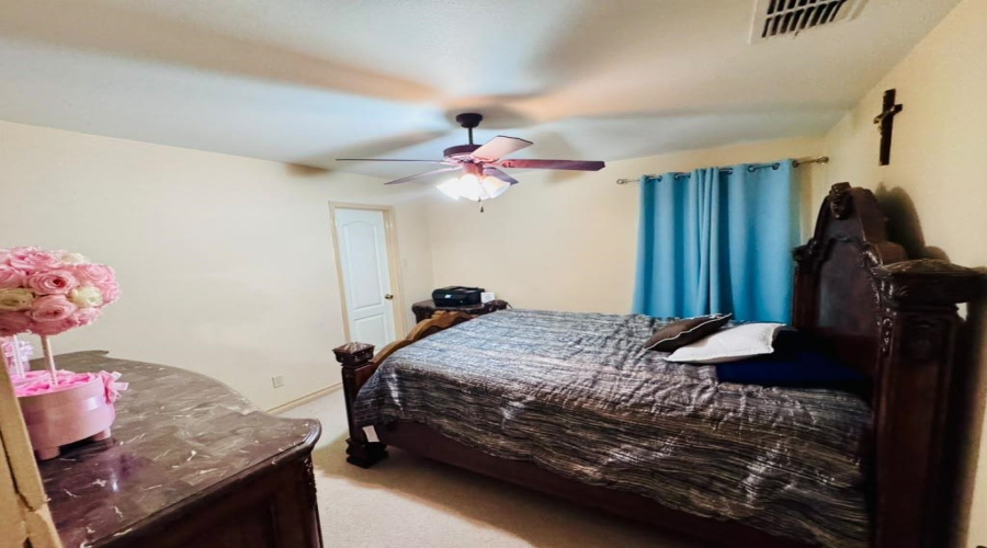 10507 Sanderiana Ct, Laredo, Texas 78045, 4 Bedrooms Bedrooms, 7 Rooms Rooms,2 BathroomsBathrooms,Residential,For Sale,10507 Sanderiana Ct,20263566