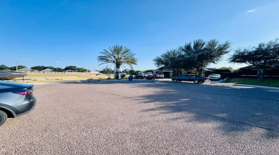 10507 Sanderiana Ct, Laredo, Texas 78045, 4 Bedrooms Bedrooms, 7 Rooms Rooms,2 BathroomsBathrooms,Residential,For Sale,10507 Sanderiana Ct,20263566