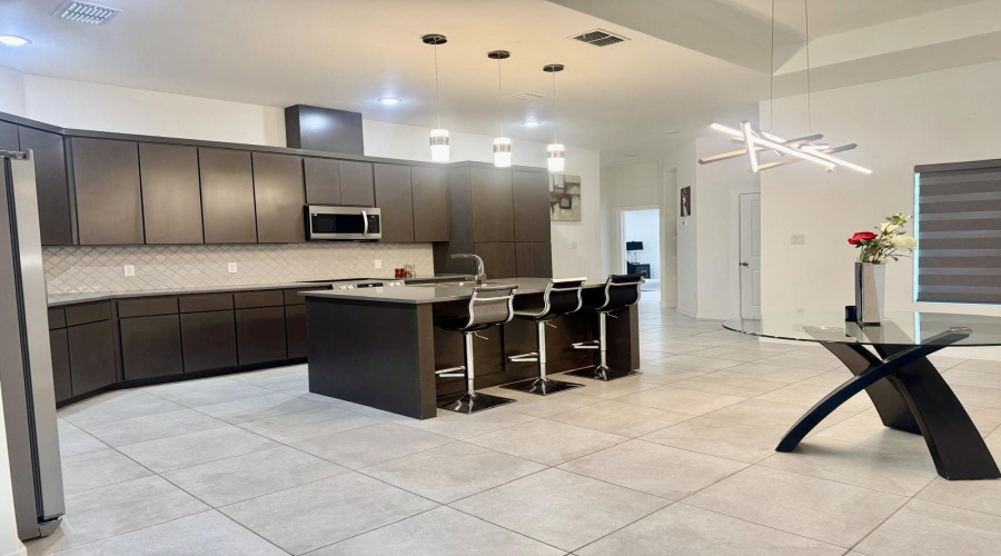 621 Journey Loop, Laredo, Texas 78045, 3 Bedrooms Bedrooms, 6 Rooms Rooms,2 BathroomsBathrooms,Residential,For Sale,621 Journey Loop,20263567