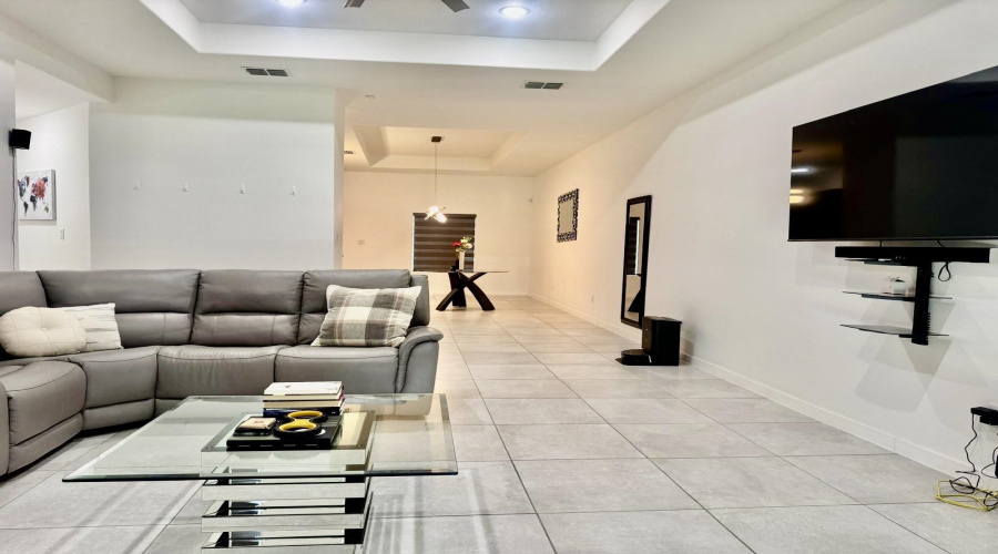 621 Journey Loop, Laredo, Texas 78045, 3 Bedrooms Bedrooms, 6 Rooms Rooms,2 BathroomsBathrooms,Residential,For Sale,621 Journey Loop,20263567