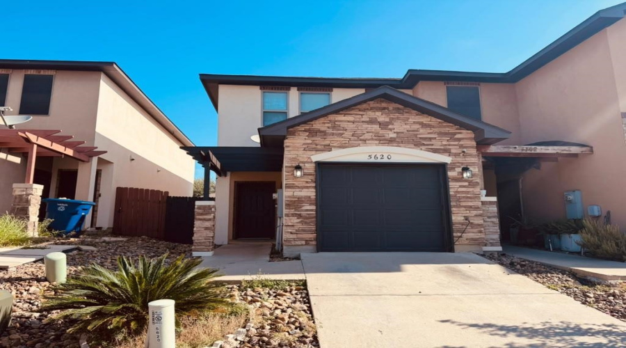 5620 Montevista Dr., Laredo, Texas 78041, 2 Bedrooms Bedrooms, 4 Rooms Rooms,2 BathroomsBathrooms,Residential,For Sale,5620 Montevista Dr.,20263569