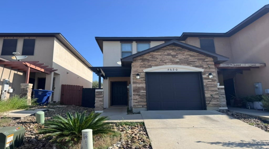 5620 Montevista Dr., Laredo, Texas 78041, 2 Bedrooms Bedrooms, 4 Rooms Rooms,2 BathroomsBathrooms,Residential,For Sale,5620 Montevista Dr.,20263569