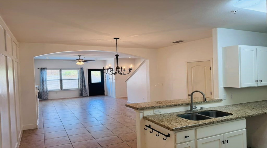 5620 Montevista Dr., Laredo, Texas 78041, 2 Bedrooms Bedrooms, 4 Rooms Rooms,2 BathroomsBathrooms,Residential,For Sale,5620 Montevista Dr.,20263569