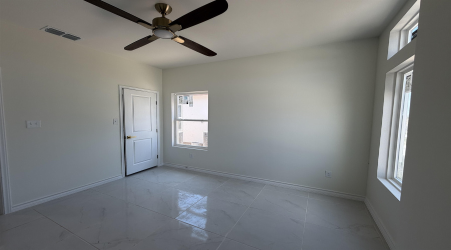 205 Lusitano Dr., Laredo, Texas 78046, 3 Bedrooms Bedrooms, 5 Rooms Rooms,2 BathroomsBathrooms,Residential,For Sale,205 Lusitano Dr.,20263570