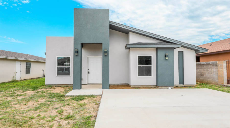 17204 Running Doe St, Laredo, Texas 78045-0000, 4 Bedrooms Bedrooms, 5 Rooms Rooms,2 BathroomsBathrooms,Residential,For Sale,17204 Running Doe St,20262844