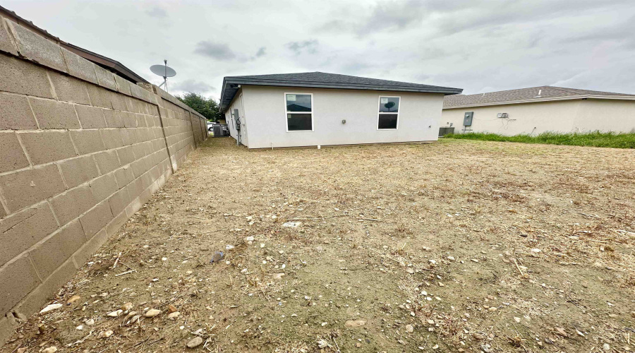 17204 Running Doe St, Laredo, Texas 78045-0000, 4 Bedrooms Bedrooms, 5 Rooms Rooms,2 BathroomsBathrooms,Residential,For Sale,17204 Running Doe St,20262844
