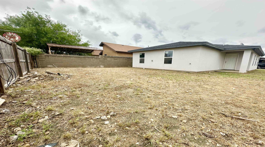 17204 Running Doe St, Laredo, Texas 78045-0000, 4 Bedrooms Bedrooms, 5 Rooms Rooms,2 BathroomsBathrooms,Residential,For Sale,17204 Running Doe St,20262844