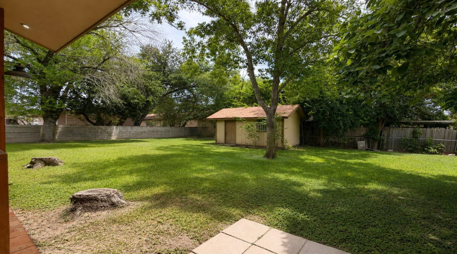 1917 OKane St, Laredo, Texas 78043, 4 Bedrooms Bedrooms, 9 Rooms Rooms,3 BathroomsBathrooms,Residential,For Sale,1917 OKane St,20263572