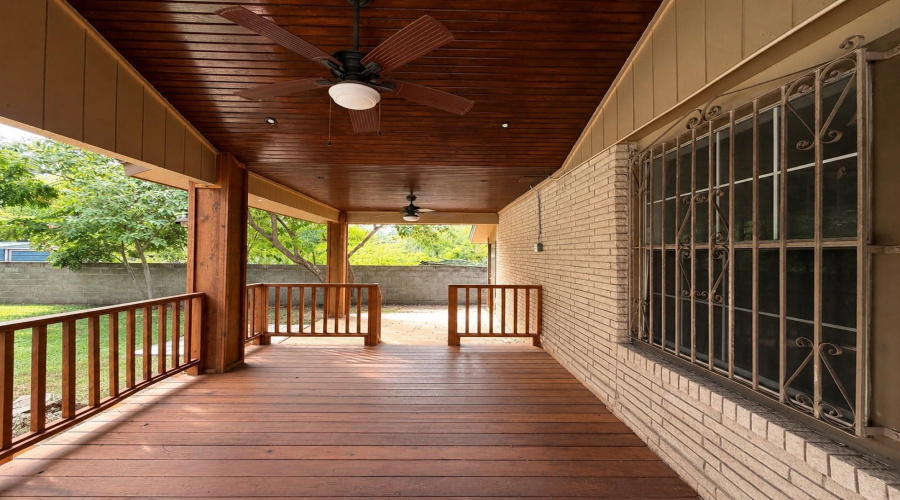 1917 OKane St, Laredo, Texas 78043, 4 Bedrooms Bedrooms, 9 Rooms Rooms,3 BathroomsBathrooms,Residential,For Sale,1917 OKane St,20263572