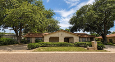 1917 OKane St, Laredo, Texas 78043, 4 Bedrooms Bedrooms, 9 Rooms Rooms,3 BathroomsBathrooms,Residential,For Sale,1917 OKane St,20263572 1917 OKane St, Laredo, Texas 78043, 4 Bedrooms Bedrooms, 9 Rooms Rooms,3 BathroomsBathrooms,Residential,For Sale,1917 OKane St,20263572