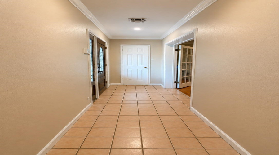 1917 OKane St, Laredo, Texas 78043, 4 Bedrooms Bedrooms, 9 Rooms Rooms,3 BathroomsBathrooms,Residential,For Sale,1917 OKane St,20263572