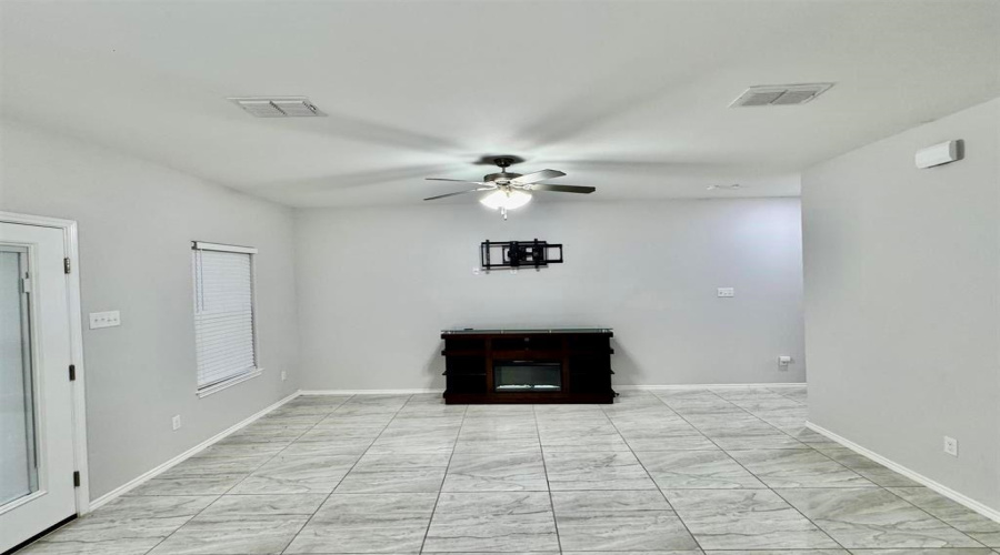 4222 Lorisa, Laredo, Texas 78046, 4 Bedrooms Bedrooms, 6 Rooms Rooms,2 BathroomsBathrooms,Residential,For Sale,4222 Lorisa,20263574