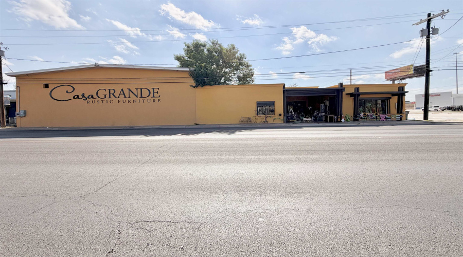 2508 San Bernardo Ave, Laredo, Texas 78040, 1 Room Rooms,2 BathroomsBathrooms,Commercial retail/office,For Rent,2508 San Bernardo Ave,20263583