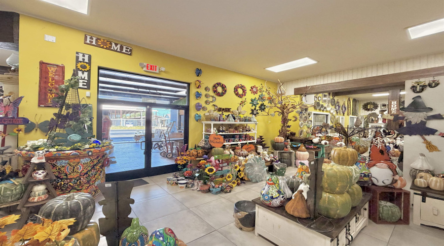 2508 San Bernardo Ave, Laredo, Texas 78040, 1 Room Rooms,2 BathroomsBathrooms,Commercial retail/office,For Rent,2508 San Bernardo Ave,20263583