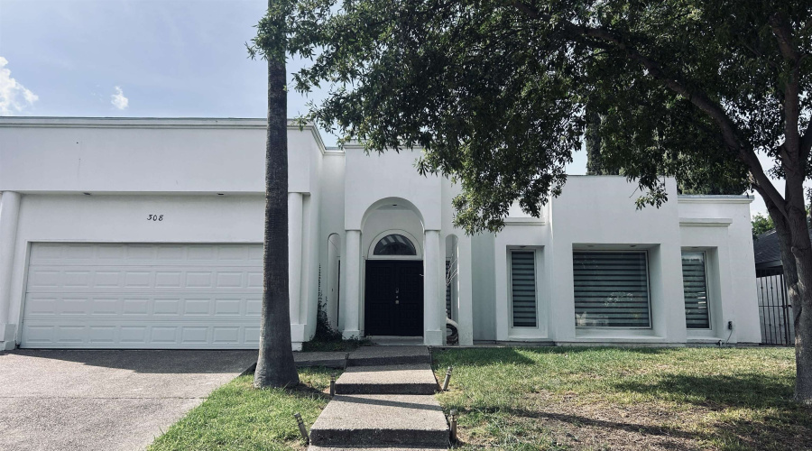 308 Cambridge Lp, Laredo, Texas 78045, 3 Bedrooms Bedrooms, 8 Rooms Rooms,3 BathroomsBathrooms,Residential,For Rent,308 Cambridge Lp,20263578