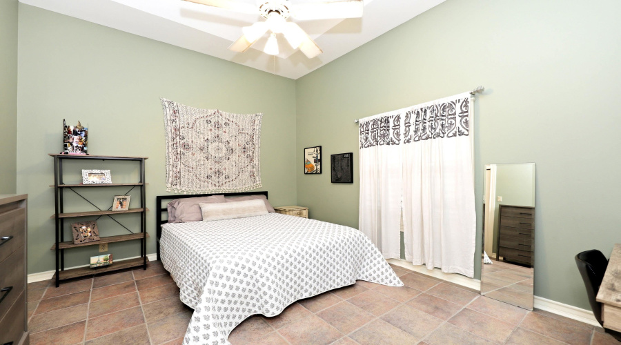 3301 Winsome Ct, Laredo, Texas 78045, 4 Bedrooms Bedrooms, 7 Rooms Rooms,2 BathroomsBathrooms,Residential,For Sale,3301 Winsome Ct,20263579