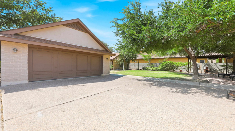3301 Winsome Ct, Laredo, Texas 78045, 4 Bedrooms Bedrooms, 7 Rooms Rooms,2 BathroomsBathrooms,Residential,For Sale,3301 Winsome Ct,20263579