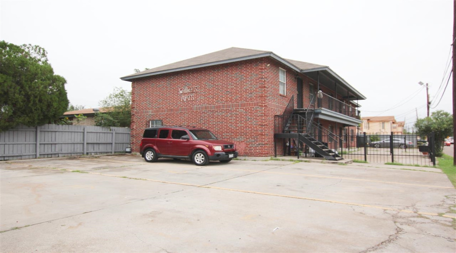 103 Mims Ave, Laredo, Texas 78041, 1 Bedroom Bedrooms, 2 Rooms Rooms,1 BathroomBathrooms,Residential,For Rent,103 Mims Ave,20263580