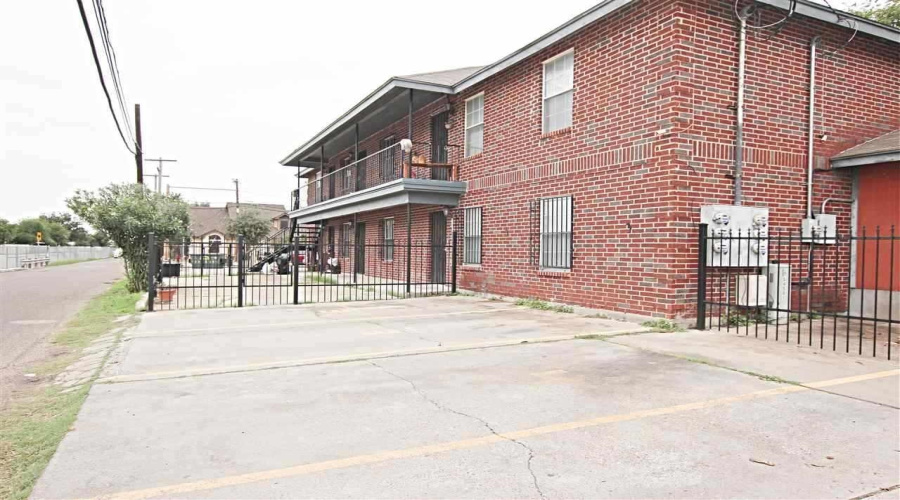 103 Mims Ave, Laredo, Texas 78041, 1 Bedroom Bedrooms, 2 Rooms Rooms,1 BathroomBathrooms,Residential,For Rent,103 Mims Ave,20263580