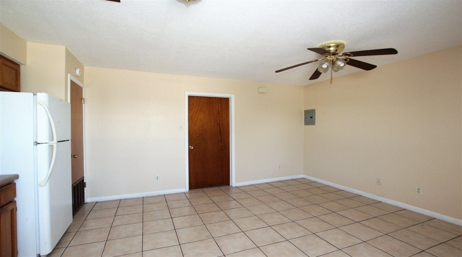 103 Mims Ave, Laredo, Texas 78041, 1 Bedroom Bedrooms, 2 Rooms Rooms,1 BathroomBathrooms,Residential,For Rent,103 Mims Ave,20263580