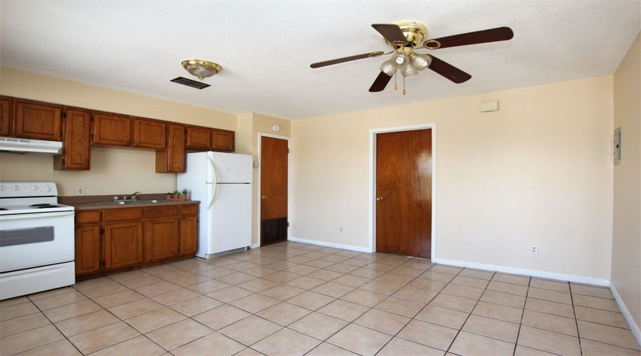 103 Mims Ave, Laredo, Texas 78041, 1 Bedroom Bedrooms, 2 Rooms Rooms,1 BathroomBathrooms,Residential,For Rent,103 Mims Ave,20263580