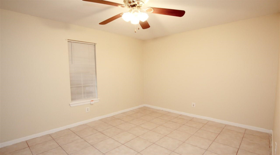 103 Mims Ave, Laredo, Texas 78041, 1 Bedroom Bedrooms, 2 Rooms Rooms,1 BathroomBathrooms,Residential,For Rent,103 Mims Ave,20263580