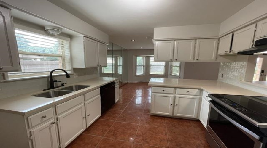 316 Oklahoma St, Laredo, Texas 78041-3136, 3 Bedrooms Bedrooms, 7 Rooms Rooms,2 BathroomsBathrooms,Residential,For Rent,316 Oklahoma St,20263582