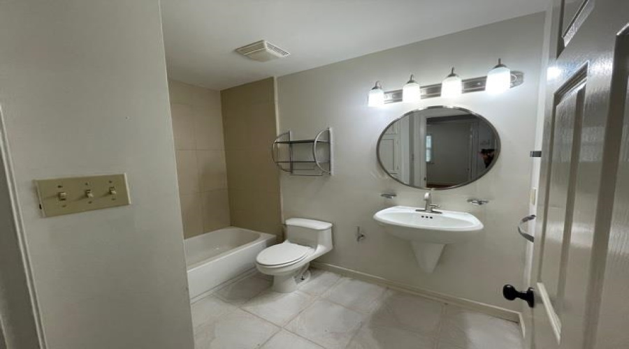 316 Oklahoma St, Laredo, Texas 78041-3136, 3 Bedrooms Bedrooms, 7 Rooms Rooms,2 BathroomsBathrooms,Residential,For Rent,316 Oklahoma St,20263582