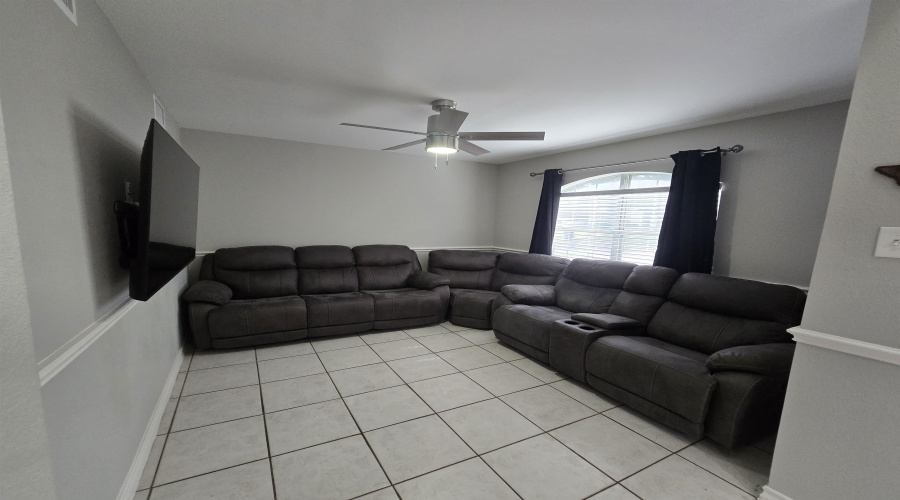 9819 Sweetwind Dr, Laredo, Texas 78045, 4 Bedrooms Bedrooms, 7 Rooms Rooms,2 BathroomsBathrooms,Residential,For Rent,9819 Sweetwind Dr,20263584
