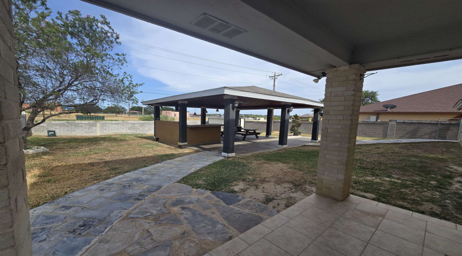 9819 Sweetwind Dr, Laredo, Texas 78045, 4 Bedrooms Bedrooms, 7 Rooms Rooms,2 BathroomsBathrooms,Residential,For Rent,9819 Sweetwind Dr,20263584