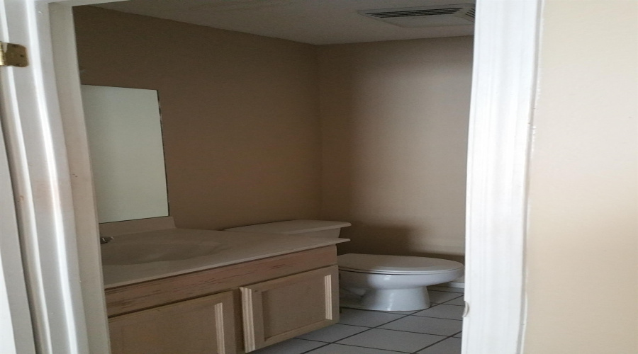 606 Gale St, Laredo, Texas 78041, 2 Bedrooms Bedrooms, 4 Rooms Rooms,1 BathroomBathrooms,Residential,For Rent,606 Gale St,20263596