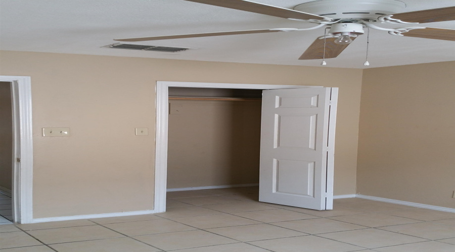 606 Gale St, Laredo, Texas 78041, 2 Bedrooms Bedrooms, 4 Rooms Rooms,1 BathroomBathrooms,Residential,For Rent,606 Gale St,20263596
