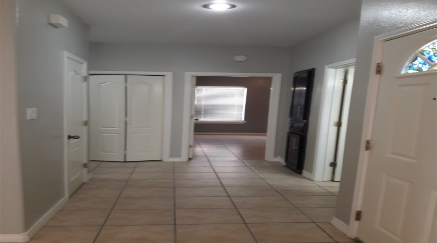 9804 Cantera Ct, Laredo, Texas 78045, 2 Bedrooms Bedrooms, 4 Rooms Rooms,2 BathroomsBathrooms,Residential,For Rent,9804 Cantera Ct,20263597