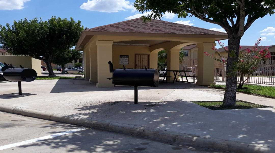 9804 Cantera Ct, Laredo, Texas 78045, 2 Bedrooms Bedrooms, 4 Rooms Rooms,2 BathroomsBathrooms,Residential,For Rent,9804 Cantera Ct,20263597