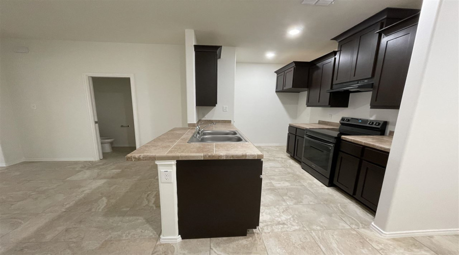 235 Welland Dr., Laredo, Texas 78045, 3 Bedrooms Bedrooms, 5 Rooms Rooms,2 BathroomsBathrooms,Residential,For Rent,235 Welland Dr.,20263598