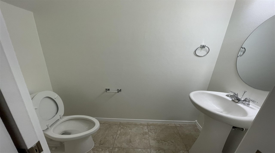 235 Welland Dr., Laredo, Texas 78045, 3 Bedrooms Bedrooms, 5 Rooms Rooms,2 BathroomsBathrooms,Residential,For Rent,235 Welland Dr.,20263598