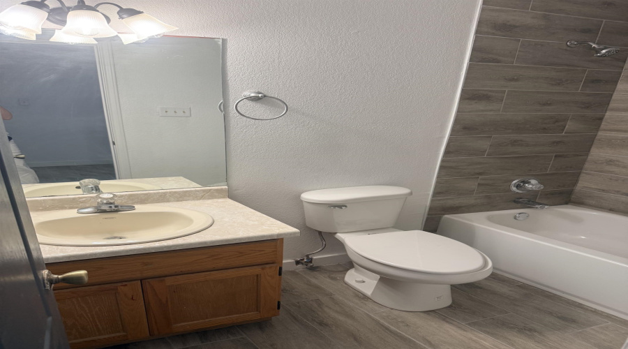 1016 Dicky Lane, Laredo, Texas 78043, 2 Bedrooms Bedrooms, 4 Rooms Rooms,1 BathroomBathrooms,Residential,For Rent,1016 Dicky Lane,20263600