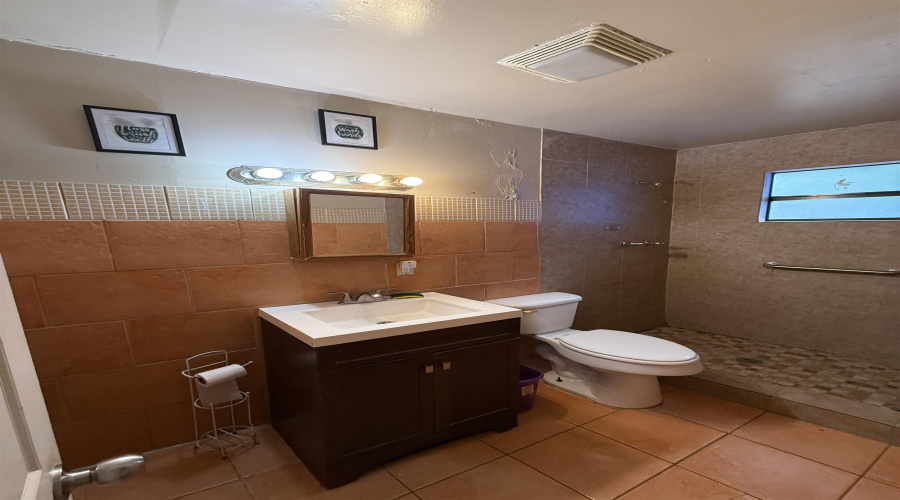 2917 Boulanger St, Laredo, Texas 78043, 2 Bedrooms Bedrooms, 4 Rooms Rooms,1 BathroomBathrooms,Residential,For Sale,2917 Boulanger St,20263601