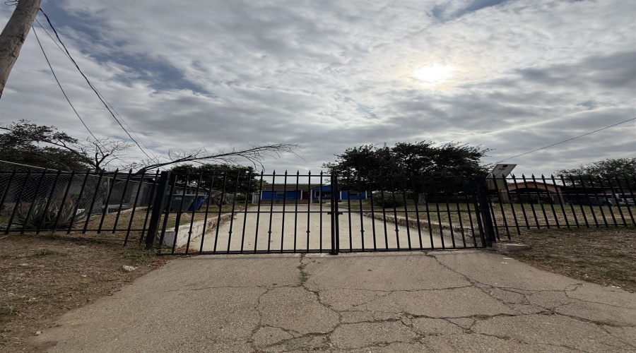 2917 Boulanger St, Laredo, Texas 78043, 2 Bedrooms Bedrooms, 4 Rooms Rooms,1 BathroomBathrooms,Residential,For Sale,2917 Boulanger St,20263601