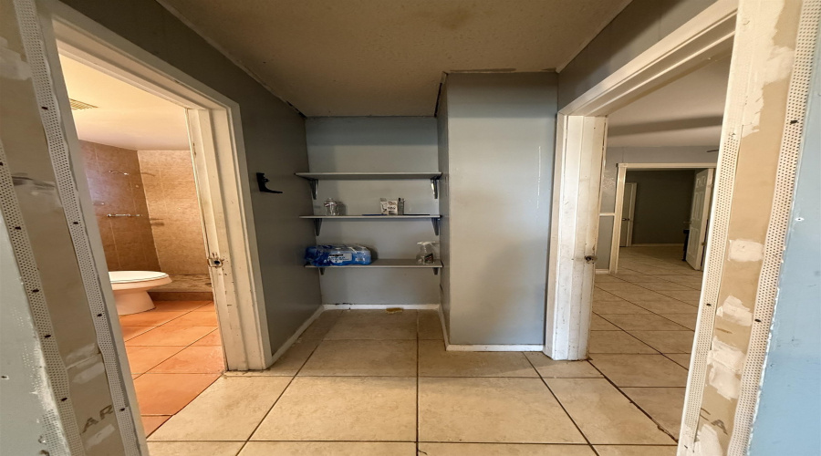 2917 Boulanger St, Laredo, Texas 78043, 2 Bedrooms Bedrooms, 4 Rooms Rooms,1 BathroomBathrooms,Residential,For Sale,2917 Boulanger St,20263601