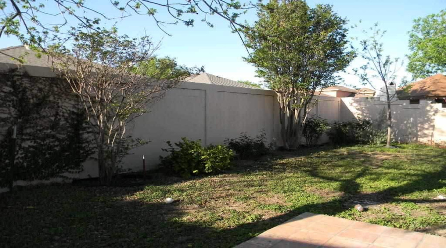 1804 Whitewood Dr, Laredo, Texas 78045, 3 Bedrooms Bedrooms, 7 Rooms Rooms,2 BathroomsBathrooms,Residential,For Rent,1804 Whitewood Dr,20263603