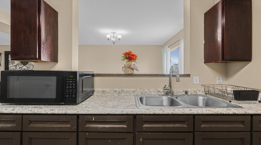 3243 Saint Kathryn Lp, Laredo, Texas 78046, 3 Bedrooms Bedrooms, 5 Rooms Rooms,2 BathroomsBathrooms,Residential,For Sale,3243 Saint Kathryn Lp,20263605