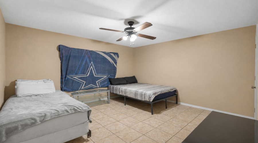 3243 Saint Kathryn Lp, Laredo, Texas 78046, 3 Bedrooms Bedrooms, 5 Rooms Rooms,2 BathroomsBathrooms,Residential,For Sale,3243 Saint Kathryn Lp,20263605