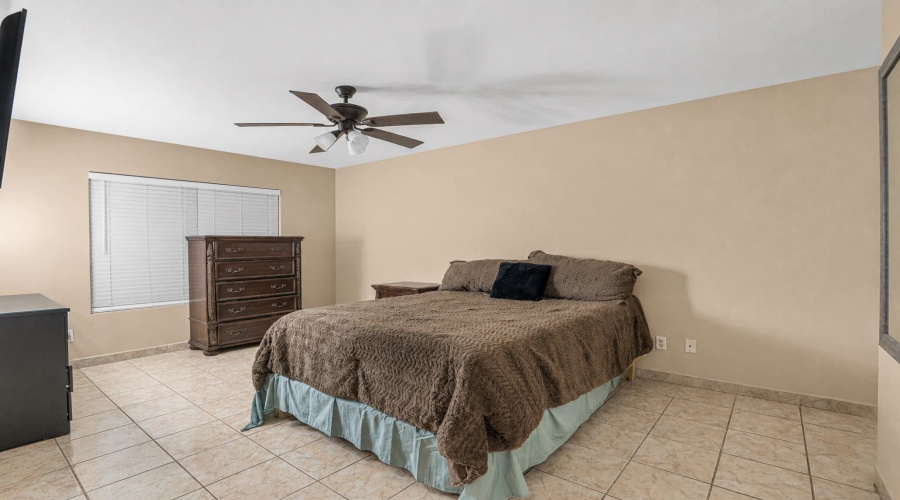 3243 Saint Kathryn Lp, Laredo, Texas 78046, 3 Bedrooms Bedrooms, 5 Rooms Rooms,2 BathroomsBathrooms,Residential,For Sale,3243 Saint Kathryn Lp,20263605