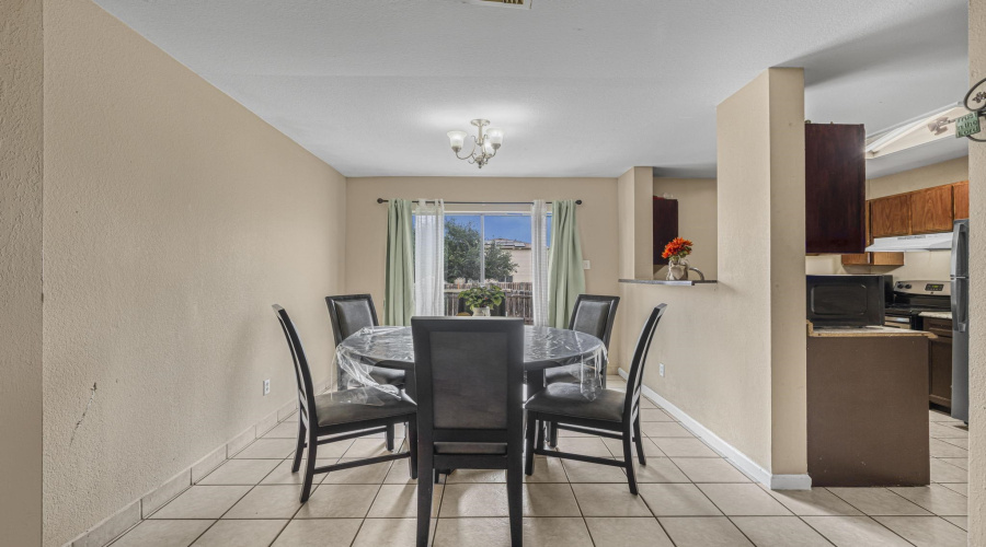 3243 Saint Kathryn Lp, Laredo, Texas 78046, 3 Bedrooms Bedrooms, 5 Rooms Rooms,2 BathroomsBathrooms,Residential,For Sale,3243 Saint Kathryn Lp,20263605