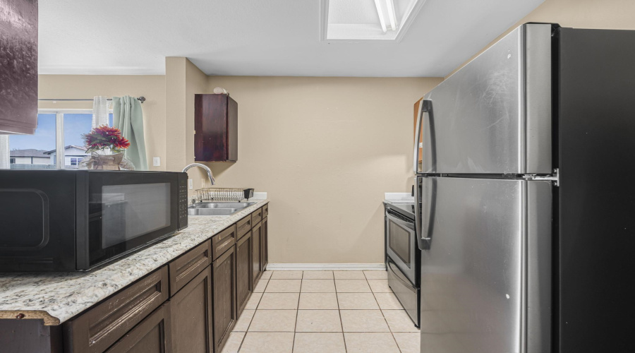 3243 Saint Kathryn Lp, Laredo, Texas 78046, 3 Bedrooms Bedrooms, 5 Rooms Rooms,2 BathroomsBathrooms,Residential,For Sale,3243 Saint Kathryn Lp,20263605